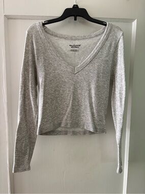Wallflower Heather Gray V-Neck Long Sleeve Top